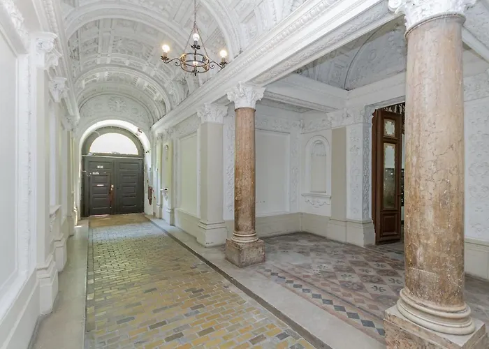 Andrassy Str. Luxury Apartment