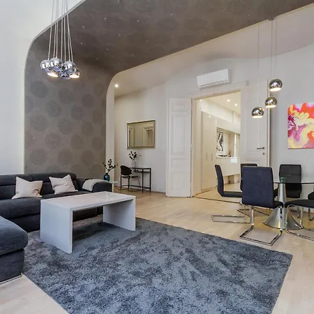 Andrassy Str. Luxury