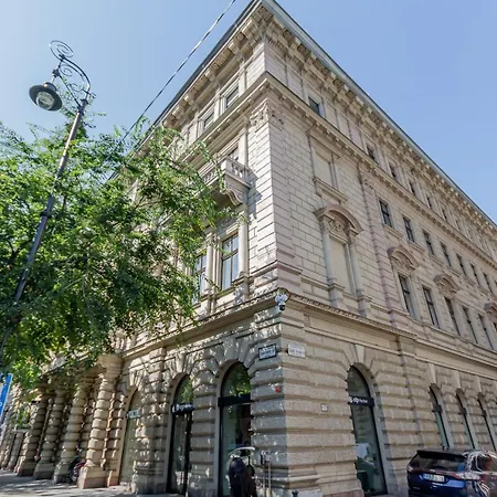 Andrassy Str. Luxury *