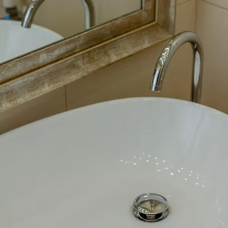 Daire Andrassy Str. Luxury *