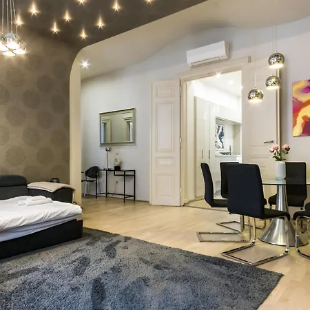아파트 Andrassy Str. Luxury 부다페스트
